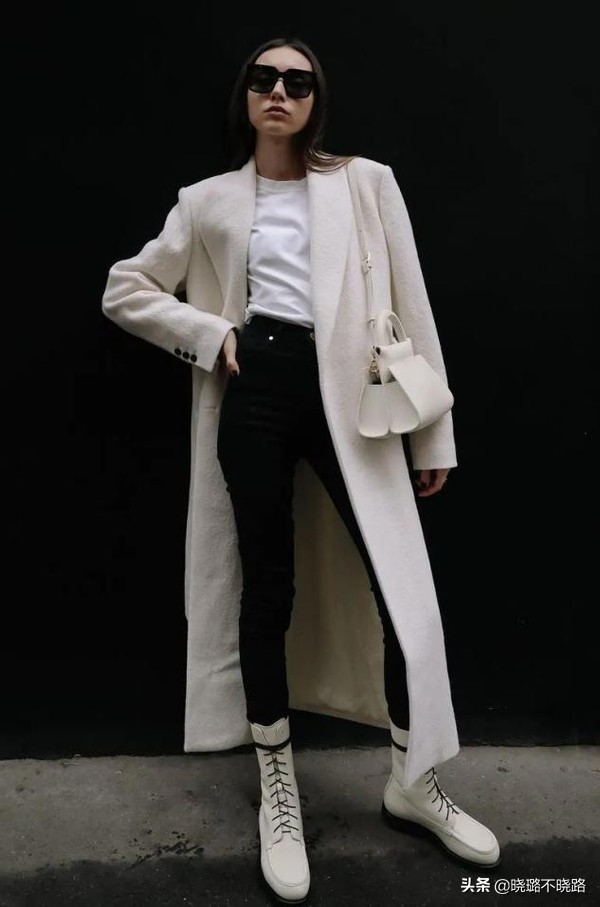 双面羊绒大衣搭配什么裤子好中款,羊绒大衣怎么搭配裤子和打底好看