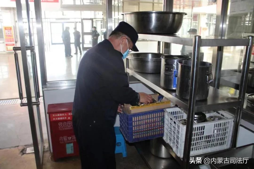 鄂尔多斯监狱整治“捎买带”行为和打击罪犯私藏、使用“三品”专项行动；五原戒毒所新冠疫情防控知识讲座