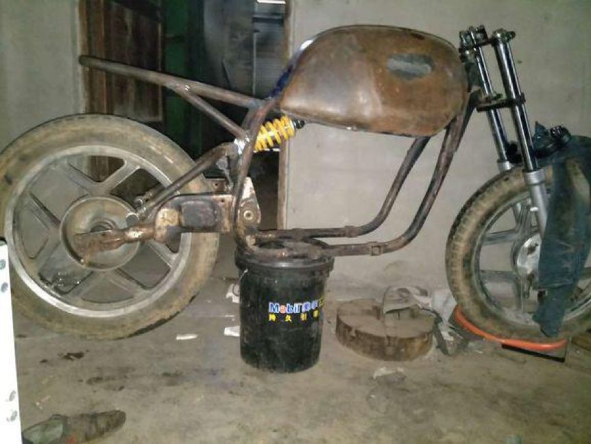 北京摩托车神越南开店，被抢上百万，替德国人改装踏板车横穿欧亚