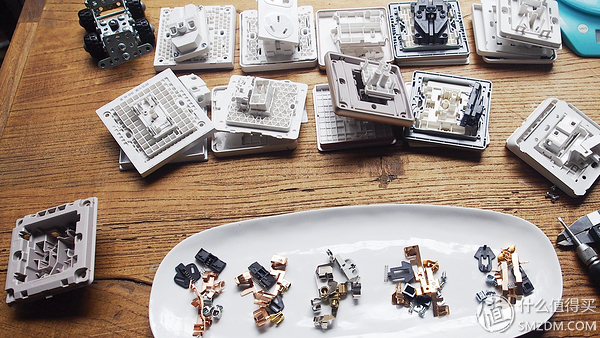 罗格朗开关插座内部结构如何组装,施耐德罗格朗西蒙哪个性价比高