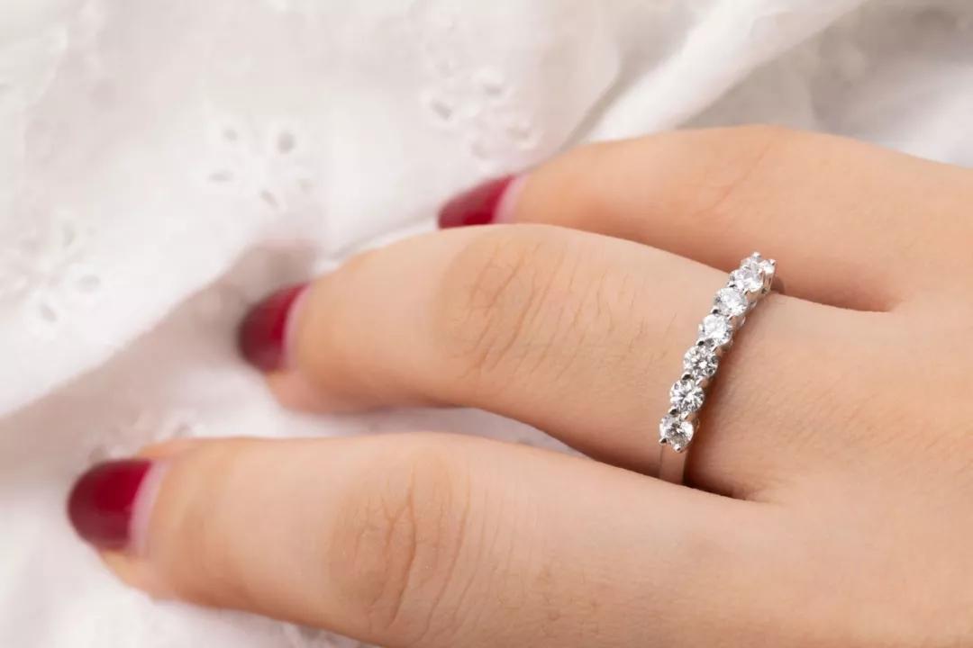 怎么能让戒指越来越亮,怎么让戒指看着非常清晰