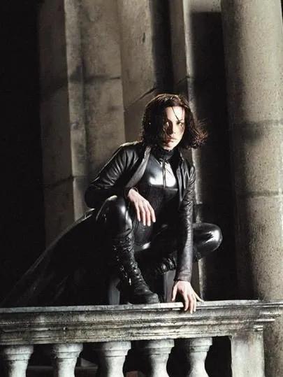 吸血鬼日记最烦人的角色,吸血鬼日记哪个角色最好