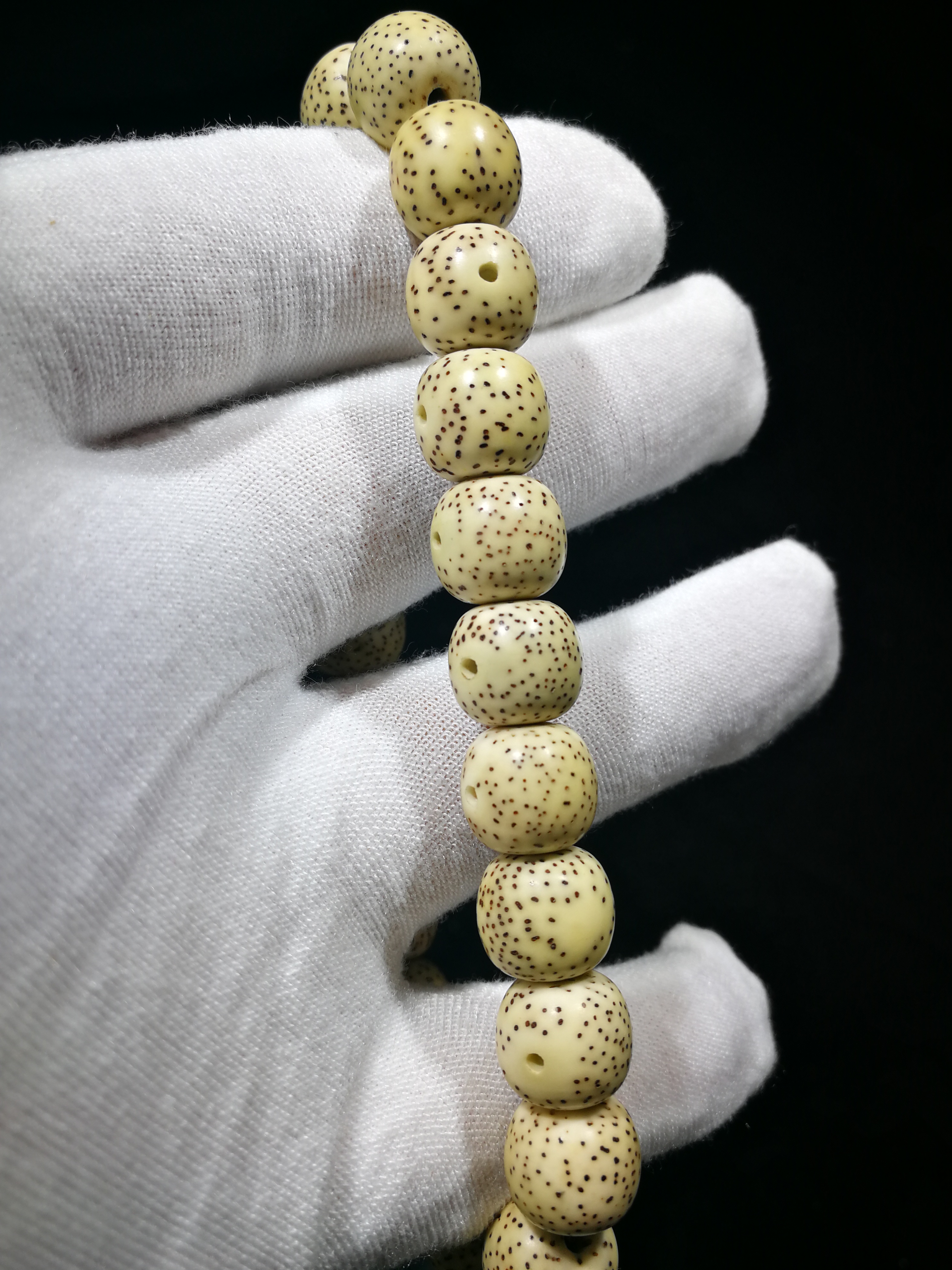 星月菩提子怎么盘出鸡油黄,星月菩提子怎么盘玩