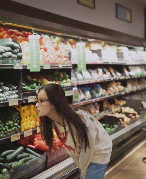 学欧阳娜娜凹造型用了倪妮的滤镜,欧阳娜娜倪妮修图