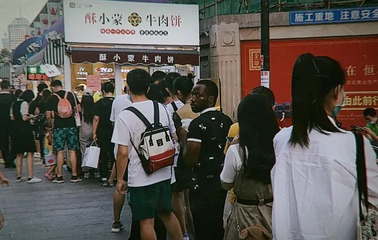 金街丨繁华不打烊，点亮城市夜经济