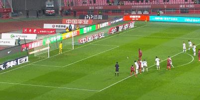 富力争议点球绝杀,富力上演惊天逆转