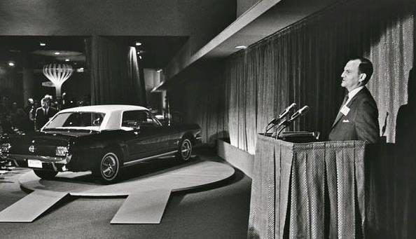 从移民之子到美国英雄,执掌福特功高震主被扫地,老婆一句话翻盘