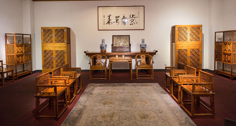 故事:“娶”了唐僧的女首富,靠紫檀赚百亿身家,在北京拥有半条街