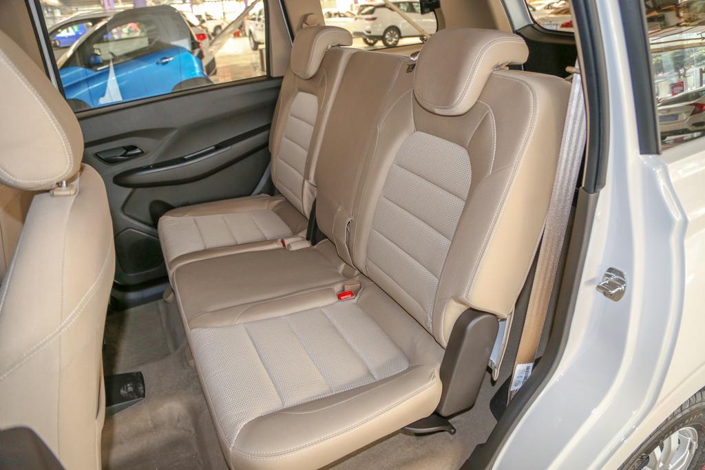 五菱宏光新款皮实,目前五菱宏光最新款车型