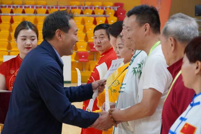 热潮涌动健身气功——洛阳市第十四届运动会健身气功比赛侧记掠影