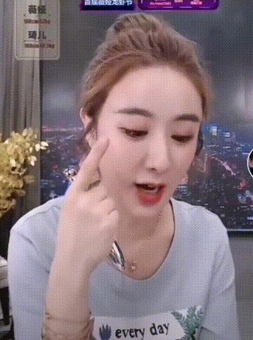 种睫毛的女生,女生种睫毛前后对比