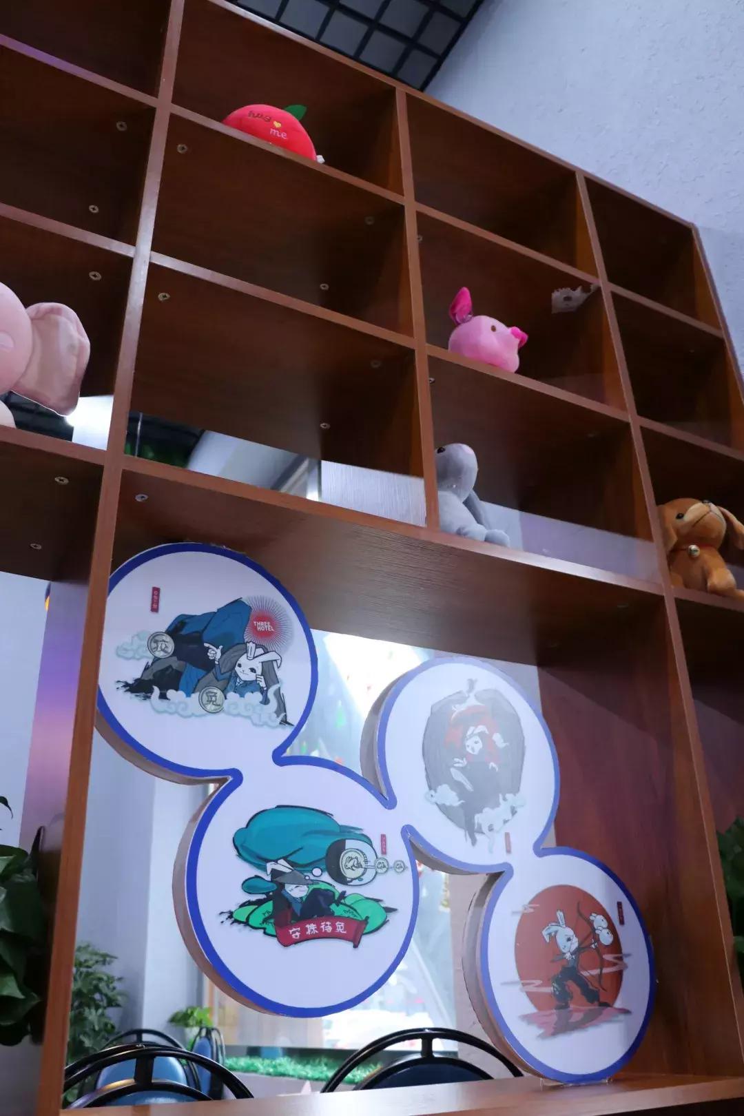 怎么可以吃兔兔？因为你没遇见它，千元水晶锅、5D餐桌让你炫目！