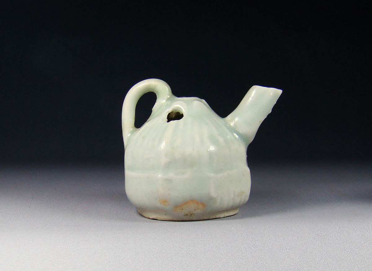 男子带袖珍“小茶壶”鉴宝，专家佩服不已，直呼你胆子真大