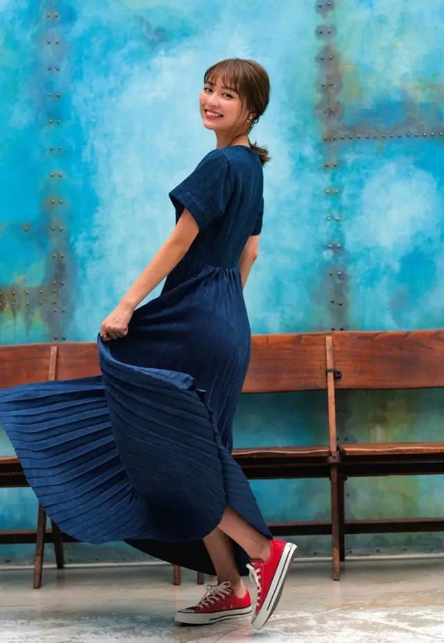 内田理央，美腿的秘诀就是洗完澡后用精油按摩