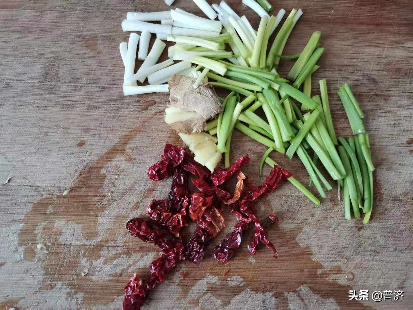 居家厨房挑战视频,鲫鱼处理全过程