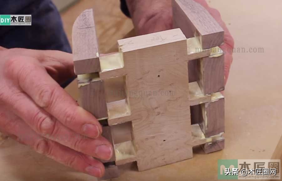 吉他架挂墙怎么做,自制吉他挂壁架尺寸