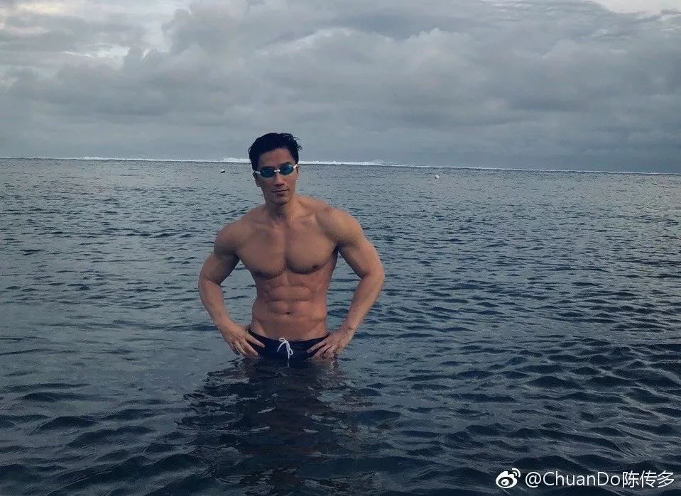 亲爱的热爱的韩商言腹肌,韩商言露出全部腹肌