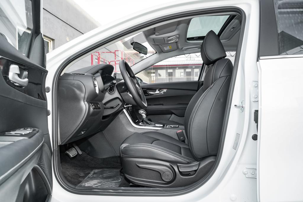 连云港起亚店,昆明起亚18款k3