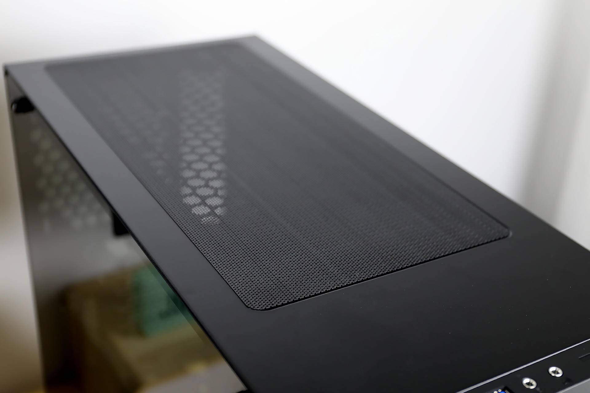 颜值、空间、散热，统统都有，迎广216中塔式机箱体验