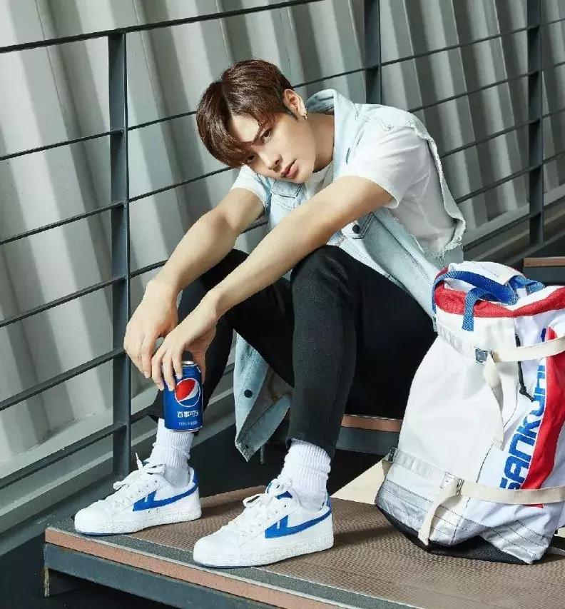 高帮帆布鞋除了匡威还有什么牌子,匡威allstarmove厚底帆布鞋黑色