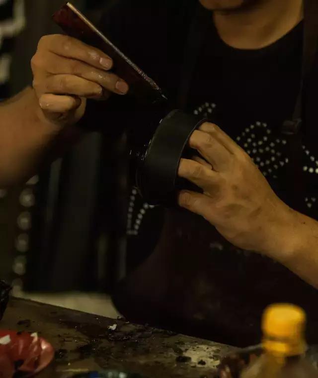 从设计师到漆艺家，他以慢对抗这世界的浮躁