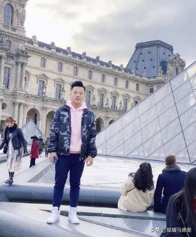 留洋确诊小将疑遭谩骂！哥哥回击：他才17岁！回国后主动申报症状