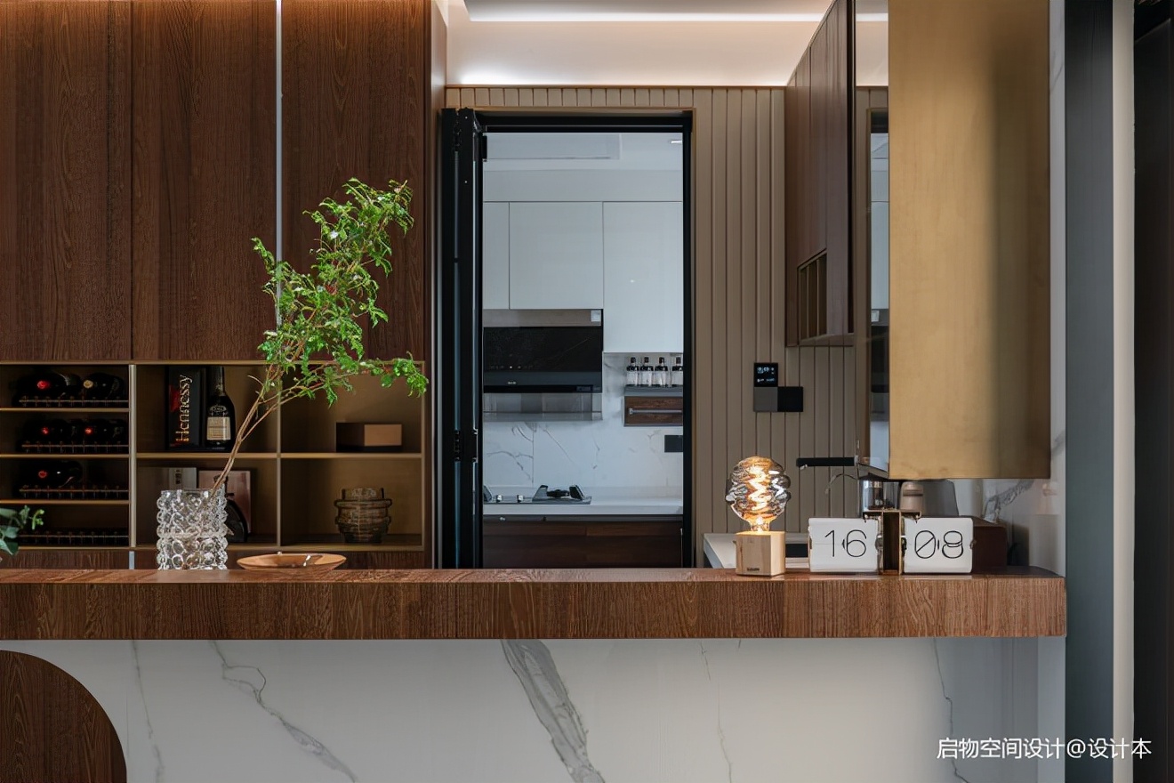 摩卡的微奢美学，女企业家的轻暖宅漫生活