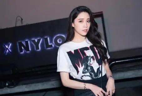 欧阳妮妮和欧阳娜娜什么关系,欧阳妮妮跟欧阳娜娜什么关系