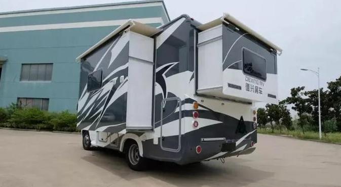 移动两室一厅“空调房”，3米3轴距配8速变速箱，带抽屉式拓展仓