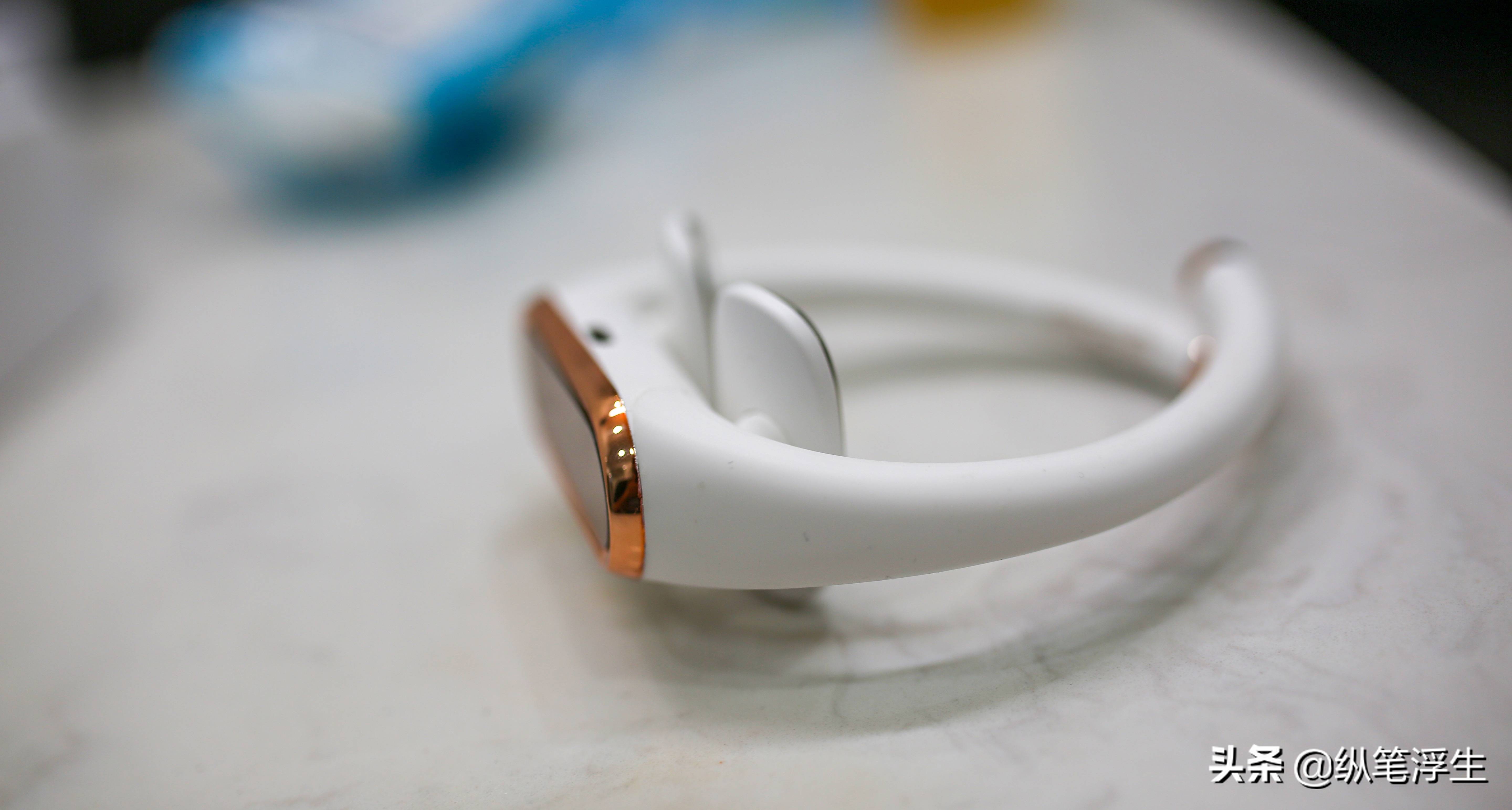 电脉冲、热敷按摩*管双**齐下：人与物AM2011颈椎按摩器测评