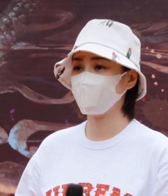 医美专家爆阿娇6㎝伤口肯定留疤痕,激光也难以恢复平滑肌肤