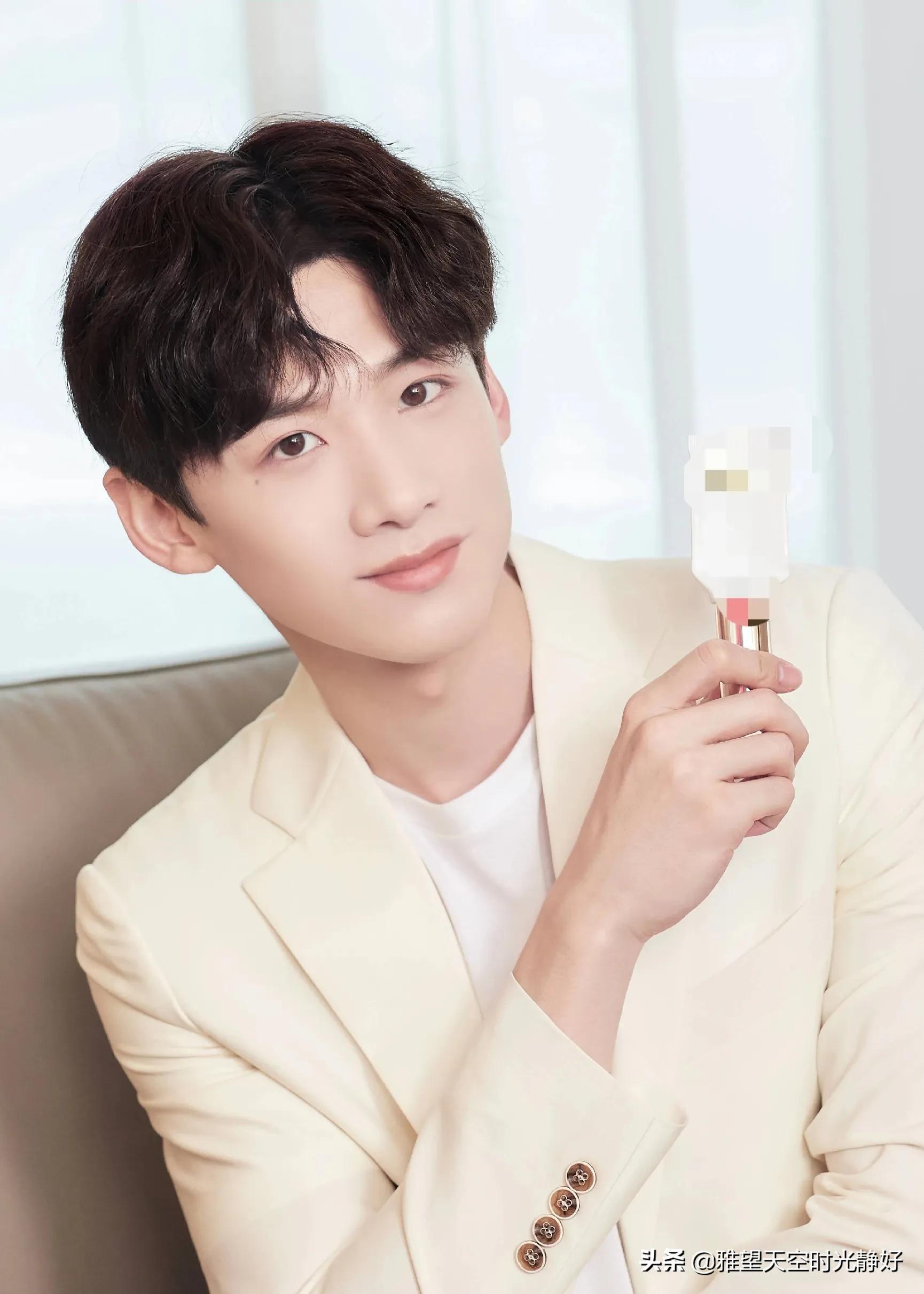 谁的笑容最治愈男明星,有没有治愈系笑容的男明星