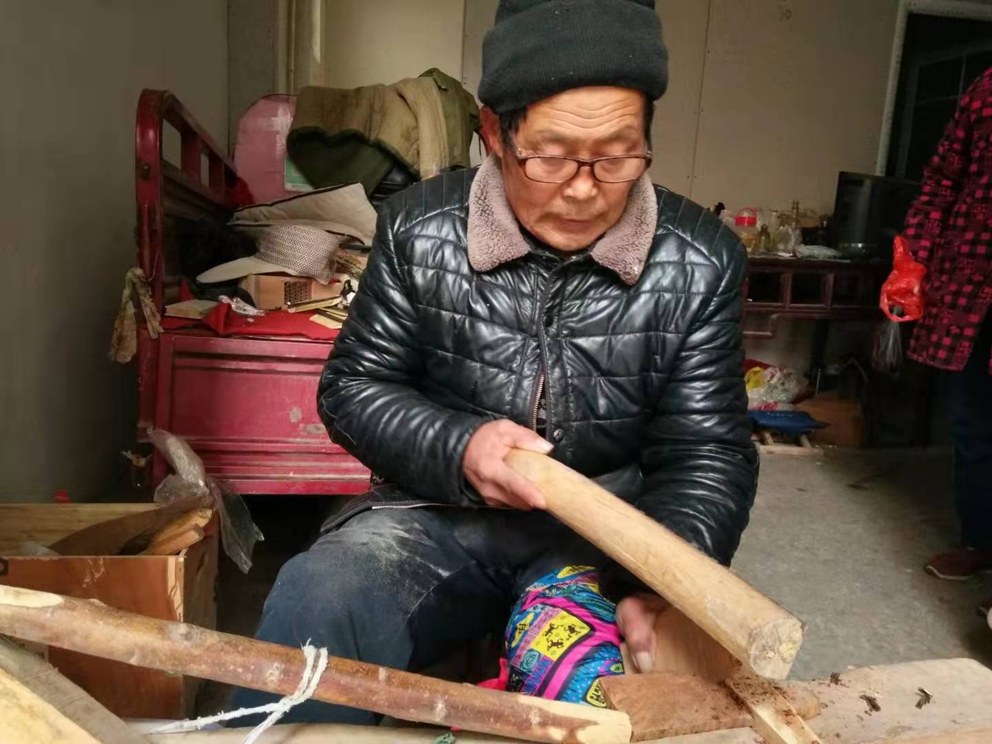 百年传统工艺“枣梳王”王学才纯手工枣木梳子