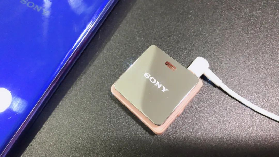 几十元的索尼蓝牙耳机能听吗？颜值高性能强，还能拯救你的废耳机