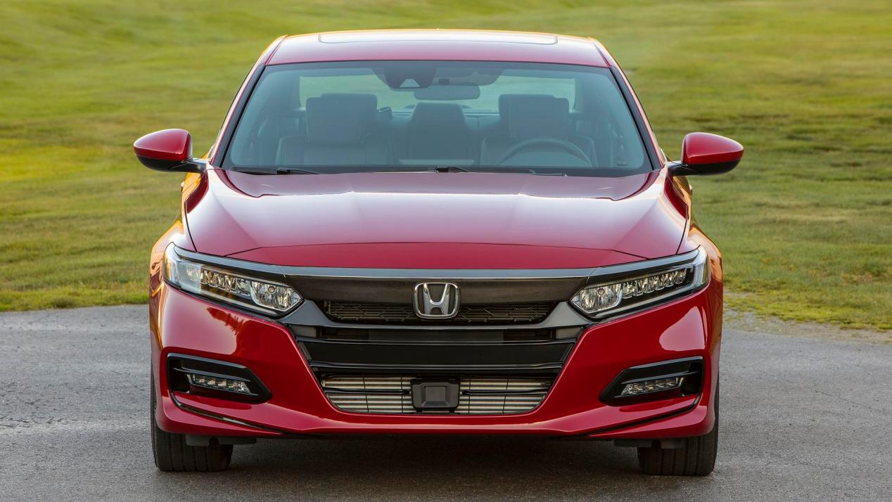 本田雅阁9.5代加速测试,日系b级车哪款省油