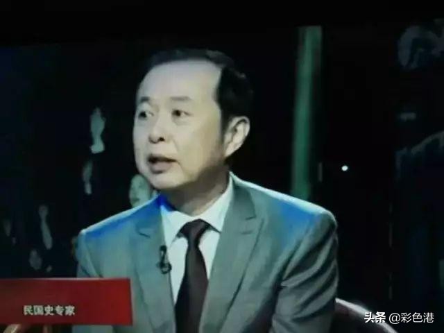 王天纵催马扬鞭，一伸手将毛奎英拉上马，接着啪啪啪，打完一梭子