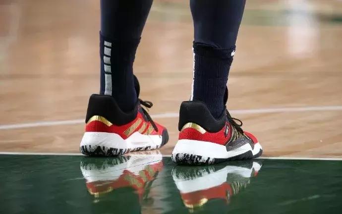 nba球员上脚欧文8,李宁闪击6premium