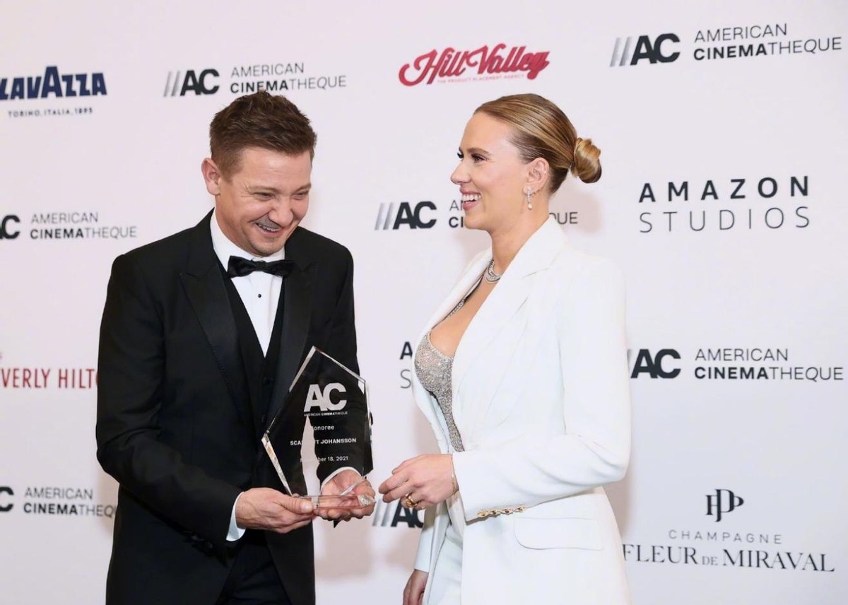 黑寡妇和鹰眼吻戏,黑寡妇与鹰眼对话