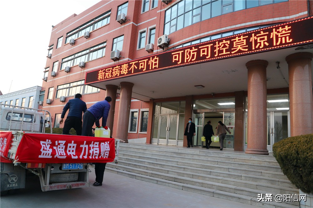 爱心捐助抗疫物资,爱心人士的捐助全民一心共抗疫情