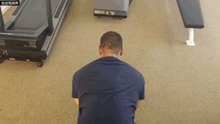 背部挺拔笔直怎么锻炼,背部挺拔身姿锻炼哑铃