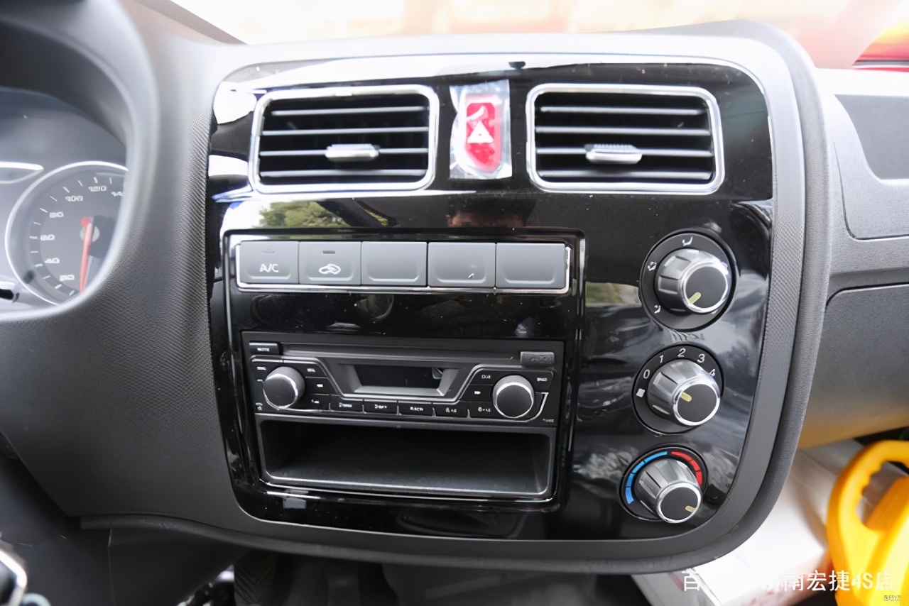 江淮恺达x6单排参数,江淮恺达x6排半货箱尺寸