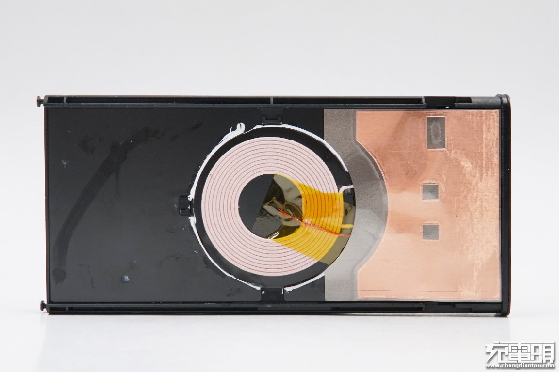 小米无线充电宝10w和30w如何选择,小米充电宝20000毫安50瓦拆箱