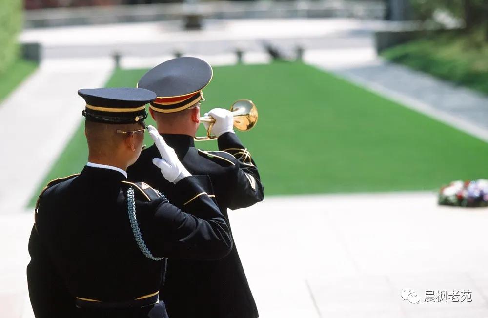 阿灵顿国家公墓站岗,阿灵顿公墓入葬标准