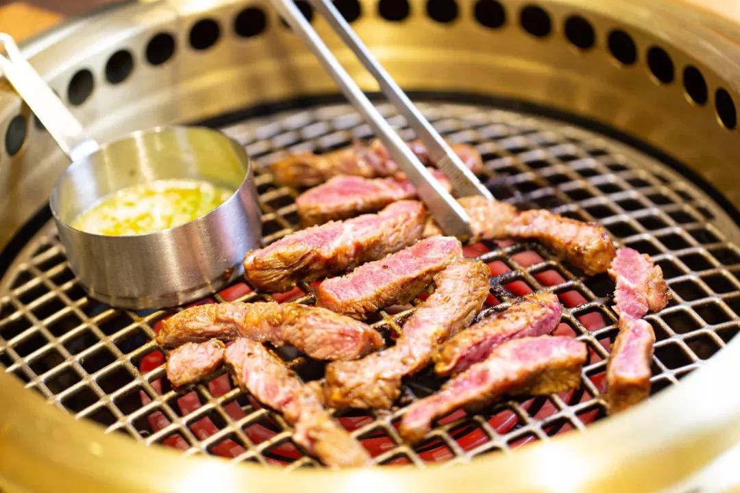 屁屁猩拍了拍你，并递出一张50团100代金券