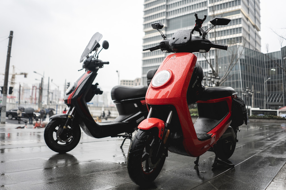 锂电电动车与铅酸电动车哪个好,铅酸电动车好还是锂电池的好