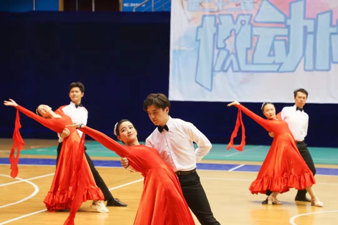 五月动起来图片,五月动起来舞蹈视频