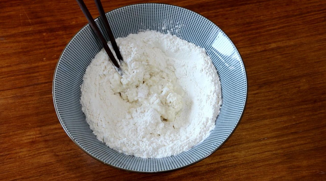 松软韭菜鸡蛋饼的做法,特色韭菜鸡蛋饼的做法