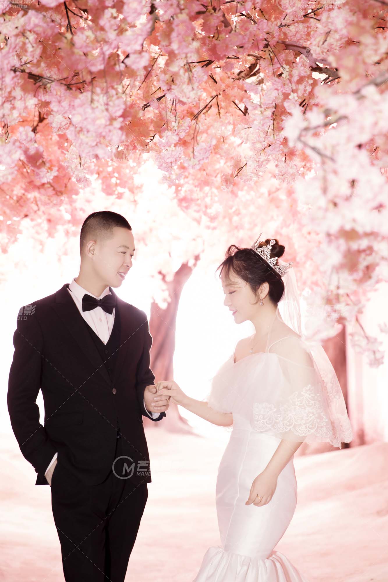 拍婚纱照看精修应该注意什么,拍婚纱照照片精修要注意什么