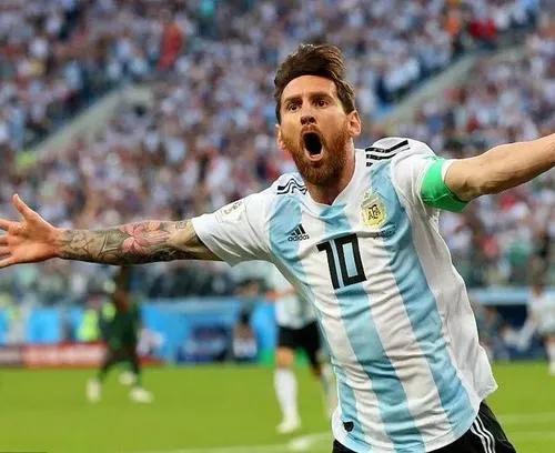 c罗和梅西的差距够造一个巨星,c罗和梅西怎么了