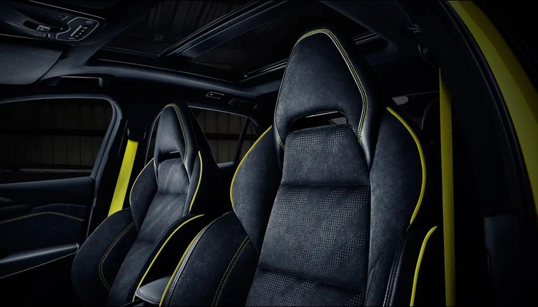 奔驰哪款车最值得入手2023款,入门级奔驰哪一款二手车值得购买